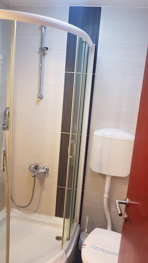 Hotel Jezero Szarajevó Kültér fotó