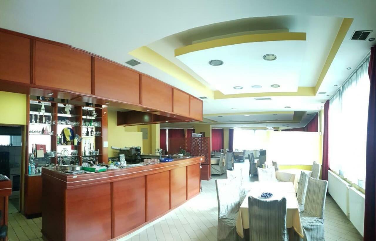 Hotel Jezero Szarajevó Kültér fotó